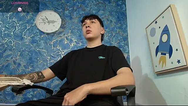 Rhaegal hot online show from March 6, 9:44 pm