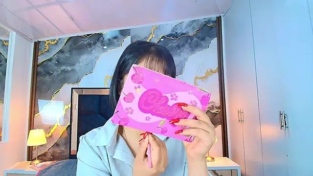lina bedoya  online show from July 9, 11:47 am