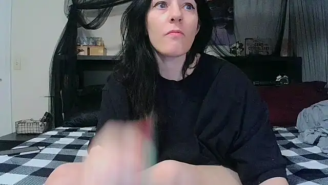 CrystalLakeXO online show from January 9, 8:28 am