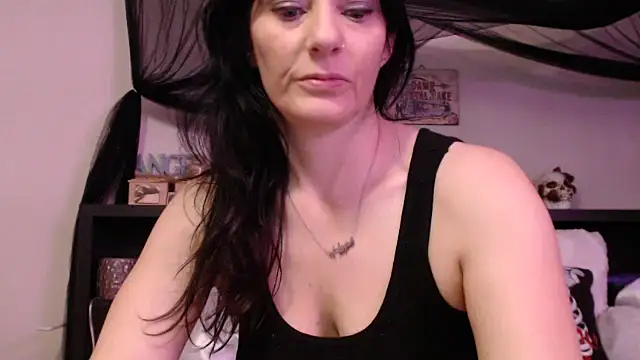 CrystalLakeXO online show from June 21, 4:59 am