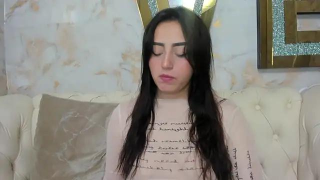 Snapshot of Lesly_sexy4u chatting on January 9, 2:47 am Lesly sexy4u online show from January 9, 2:47 am