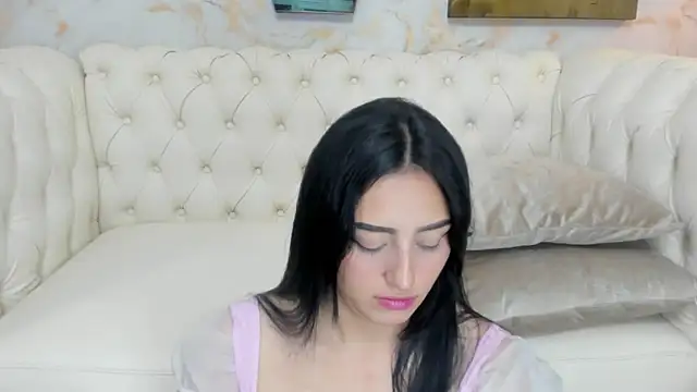 Snapshot of Lesly_sexy4u chatting on January 17, 3:55 am Lesly sexy4u online show from January 17, 3:55 am