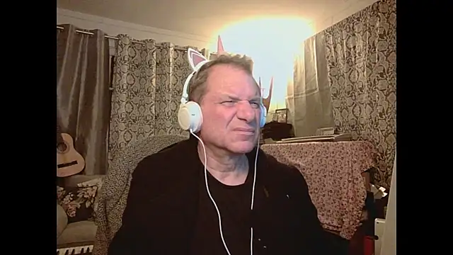 Snapshot of coryassman chatting on December 5, 12:22 pm coryassman online show from December 5, 12:22 pm