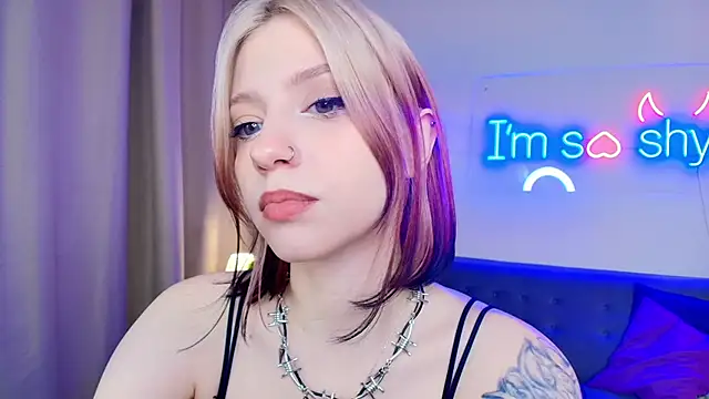 arielabradberry online show from November 25, 1:55 pm