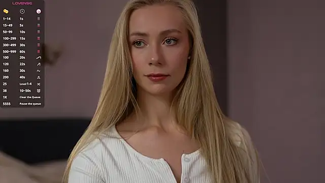 Snapshot of Vika54784 chatting on October 23, 4:56 am Vika54784 online show from October 23, 4:56 am