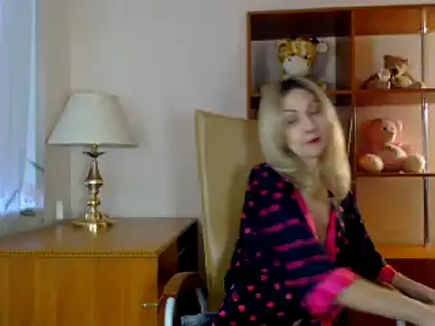 Snapshot of Tanya6547 chatting on February 10, 9:04 am Tanya6547 online show from February 10, 9:04 am