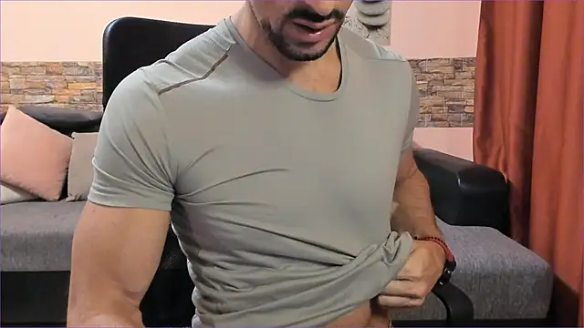 HotHunkTrainer online show from September 21, 6:48 am