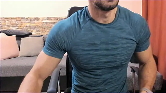 HotHunkTrainer online show from October 7, 6:54 am