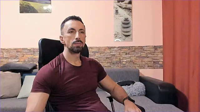 HotHunkTrainer online show from October 25, 7:16 am