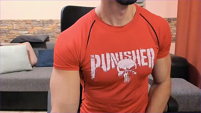 HotHunkTrainer online show from November 13, 8:35 am