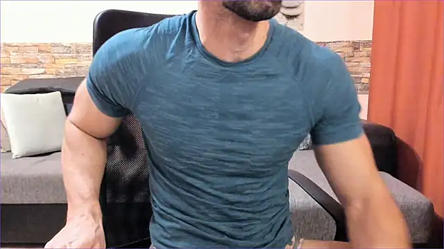 HotHunkTrainer online show from November 14, 8:24 am