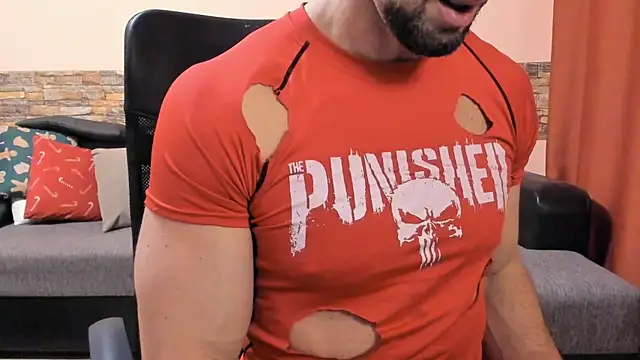 HotHunkTrainer online show from February 21, 9:10 am