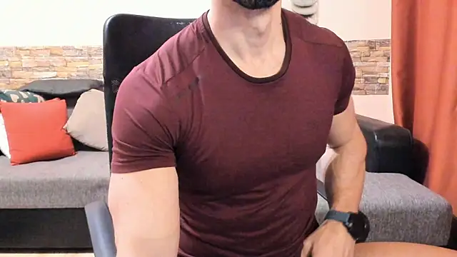 Snapshot of HotHunkTrainer chatting on April 1, 8:15 am HotHunkTrainer online show from April 1, 8:15 am