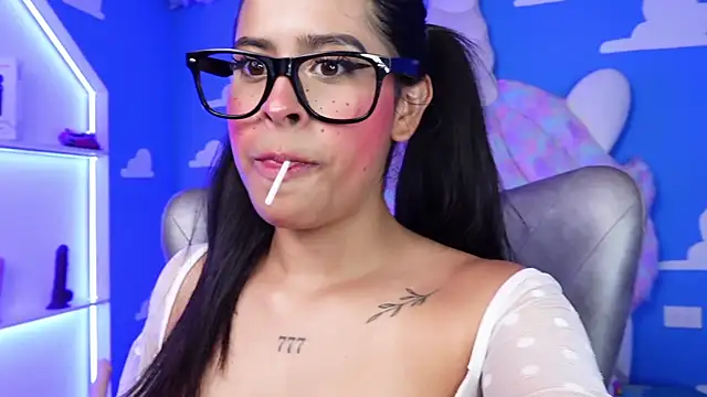 Snapshot of miss_romyna chatting on February 19, 2:12 pm miss romyna online show from February 19, 2:12 pm