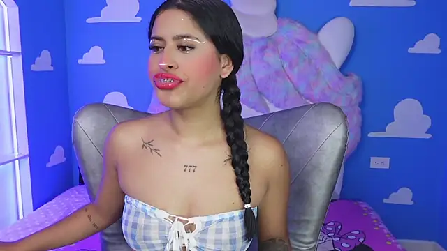 miss romyna online show from November 4, 11:09 am