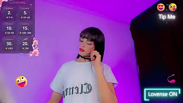 Snapshot of emperatrizhotwolf chatting on October 16, 11:17 pm emperatrizhotwolf online show from October 16, 11:17 pm