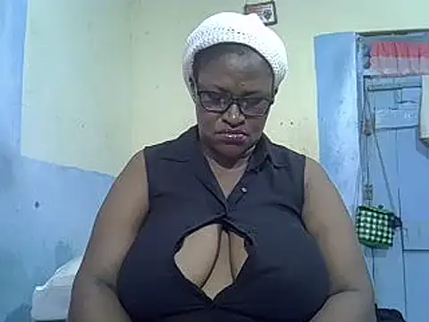 sexy bigboobss online show from November 5, 7:30 am