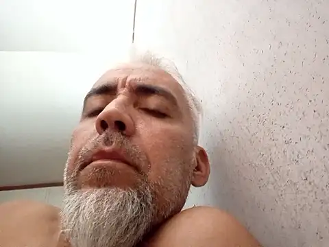 Xoc8  online show from October 7, 5:04 am