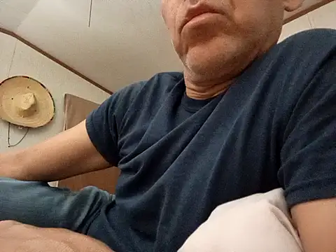 Xoc8  online show from November 27, 8:38 am