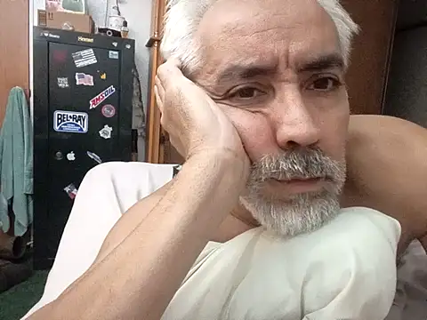 Xoc8  online show from April 9, 6:19 am