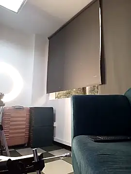 Snapshot of AnthonelaDuque chatting on December 17, 11:38 am AnthonelaDuque online show from December 17, 11:38 am