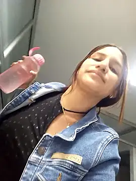 Snapshot of AnthonelaDuque chatting on January 17, 11:26 am AnthonelaDuque online show from January 17, 11:26 am