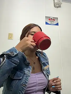 Snapshot of AnthonelaDuque chatting on February 26, 11:42 am AnthonelaDuque online show from February 26, 11:42 am