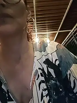 Snapshot of SelenaHouston chatting on February 6, 4:28 am SelenaHouston online show from February 6, 4:28 am