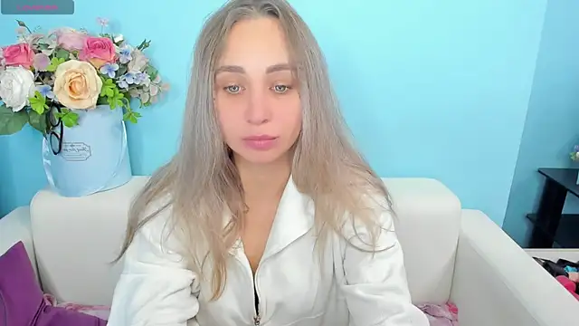 Snapshot of PerfectJulllia chatting on May 12, 2:03 pm PerfectJulllia online show from May 12, 2:03 pm