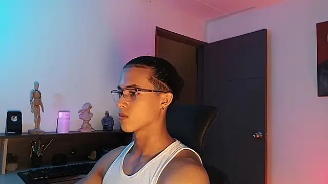 Snapshot of alejo_x3 chatting on September 24, 11:52 pm alejo x3 online show from September 24, 11:52 pm