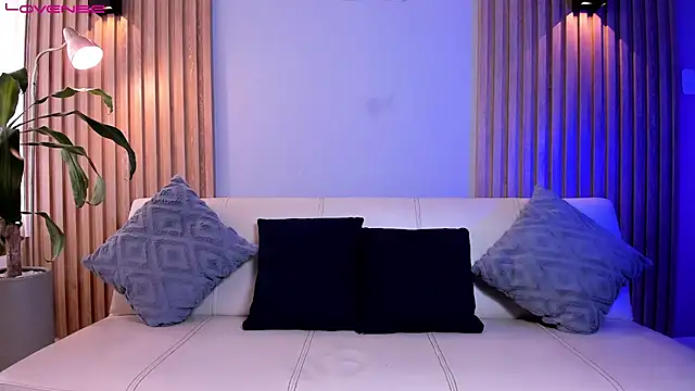 Snapshot of SymonPrince chatting on September 24, 3:59 pm SymonPrince online show from September 24, 3:59 pm