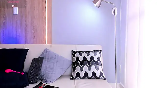 Snapshot of SymonPrince chatting on November 30, 6:12 pm SymonPrince online show from November 30, 6:12 pm