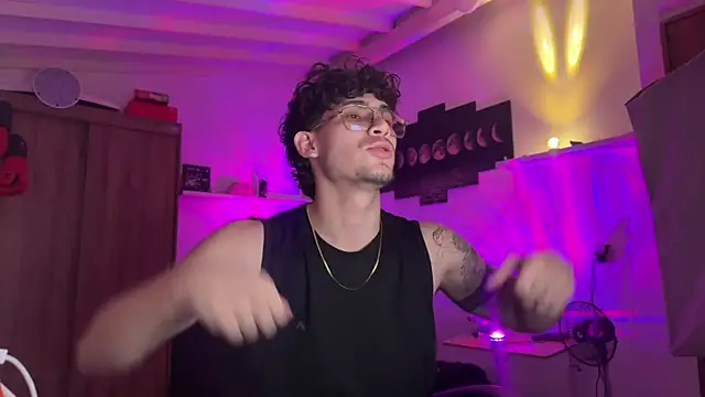 Kisan Smith online show from April 5, 3:15 am