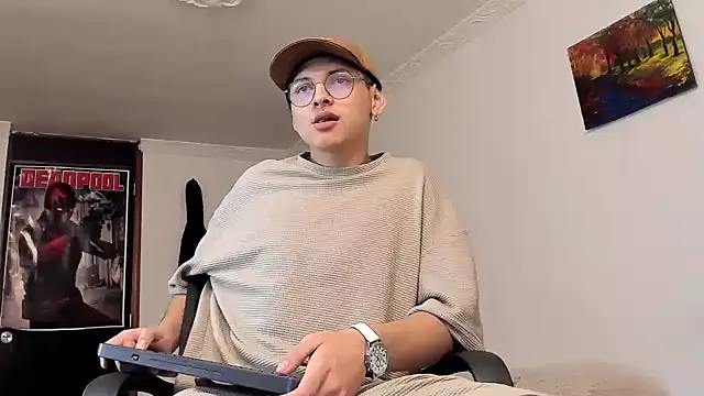 a lejandro 0 8 online show from December 25, 3:50 am