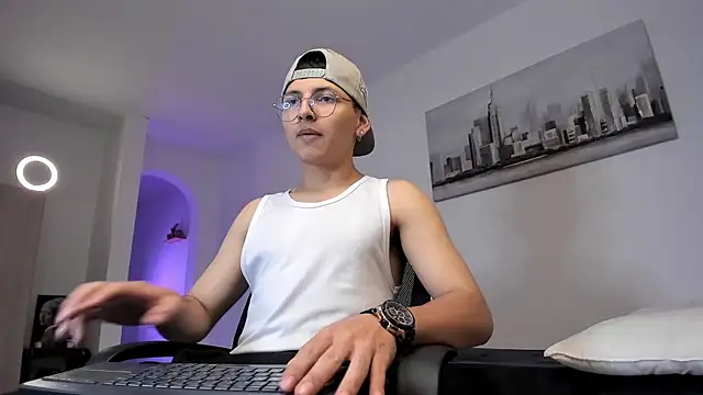 a lejandro 0 8 online show from March 10, 6:27 am