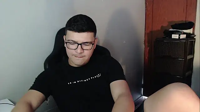 Plug Control online show from January 8, 6:54 pm