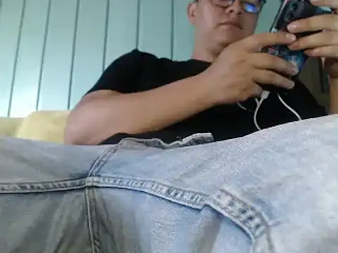 Plug Control online show from March 27, 8:52 pm