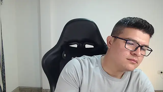 Plug Control online show from July 18, 4:44 pm