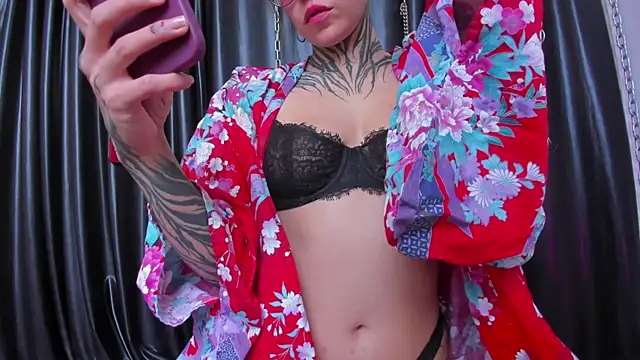 K Intraven0us online show from June 10, 6:29 pm