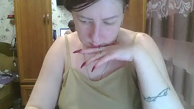 SophieNightAh online show from February 5, 8:04 pm