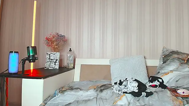 Snapshot of Meowroslava chatting on October 16, 10:27 am Meowroslava online show from October 16, 10:27 am