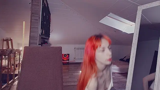 Snapshot of Meowroslava chatting on April 8, 11:32 am Meowroslava online show from April 8, 11:32 am