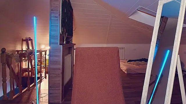 Snapshot of Meowroslava chatting on April 16, 10:16 am Meowroslava online show from April 16, 10:16 am