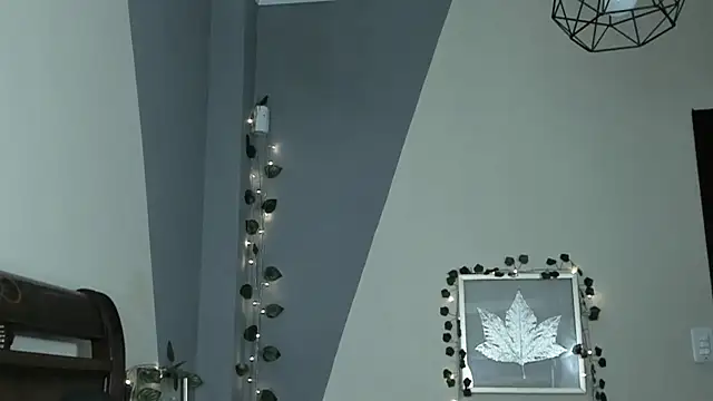 BlueBerry     online show from December 22, 1:02 am