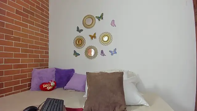 maja hills online show from December 30, 3:02 pm