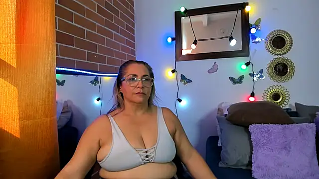 maja hills online show from February 22, 8:42 pm