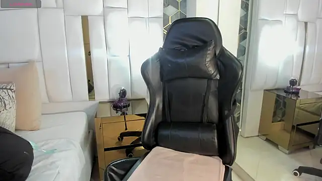 Snapshot of lia_mariana chatting on February 3, 4:10 am lia mariana online show from February 3, 4:10 am