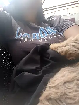 Snapshot of lia_mariana chatting on February 18, 4:47 pm lia mariana online show from February 18, 4:47 pm