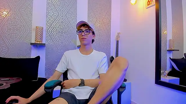 Snapshot of Nikolay_Gregori chatting on January 7, 10:11 am Nikolay Gregori online show from January 7, 10:11 am