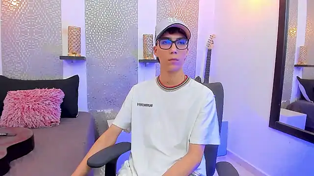 Snapshot of Nikolay_Gregori chatting on January 20, 7:15 am Nikolay Gregori online show from January 20, 7:15 am